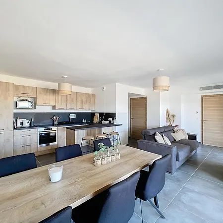 Apartment Dans Avec Piscine